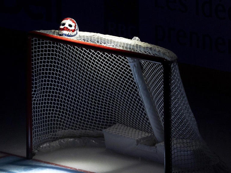 Watch: Montreal Canadiens honour Ken Dryden with touching tribute