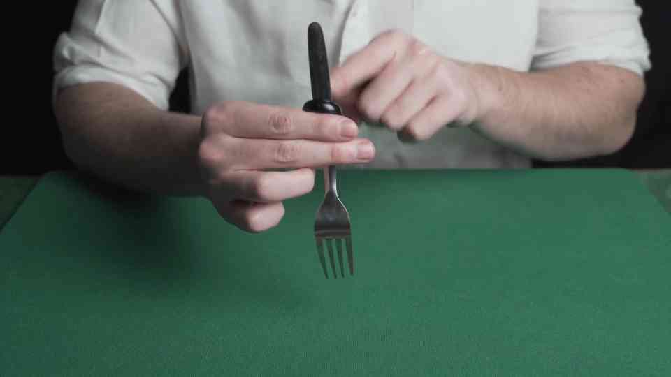 5 Visual card tricks anyone can do