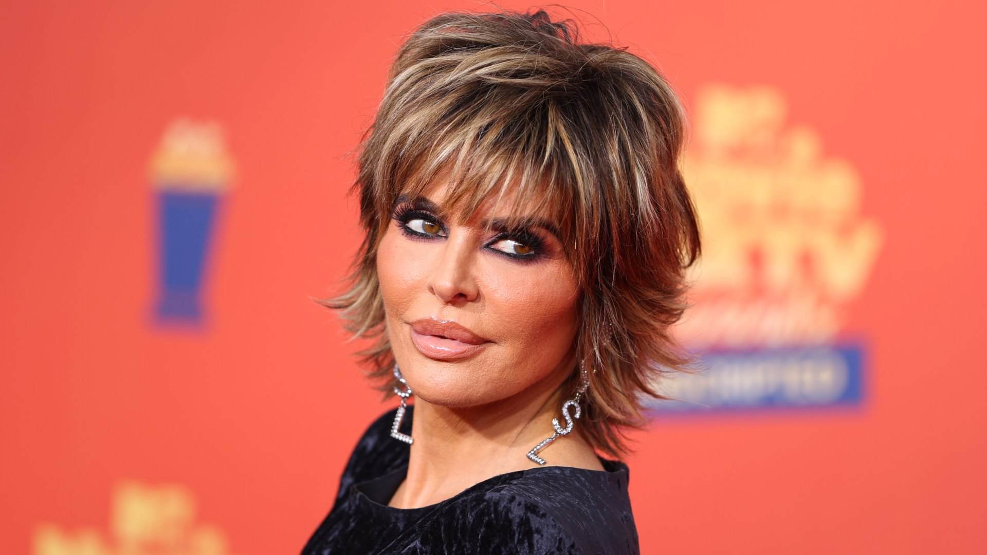 Lisa Rinna Reveals Her Go-To Night-Out Staples - and Her Favorite $11 ...