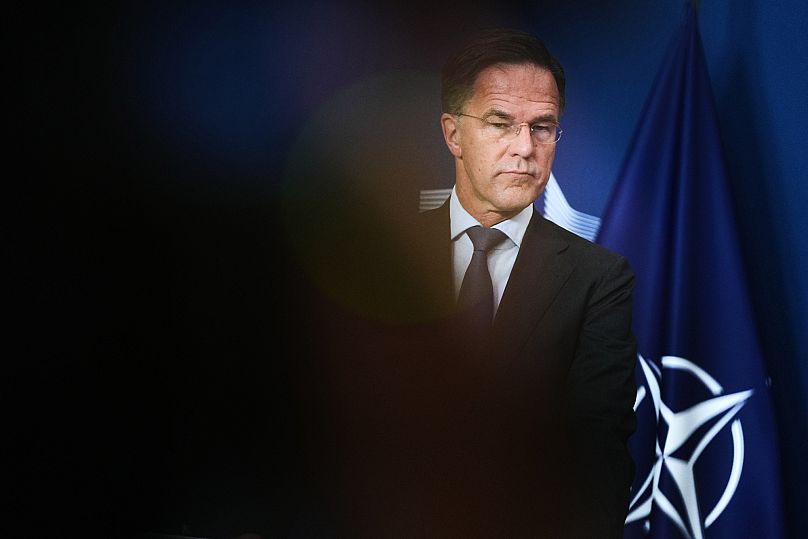 Le secrétaire général de l'OTAN, Mark Rutte, se prépare à faire une déclaration lors d'une conférence de presse au siège de l'UE à Bruxelles, le 30 septembre 2025 AP Photo