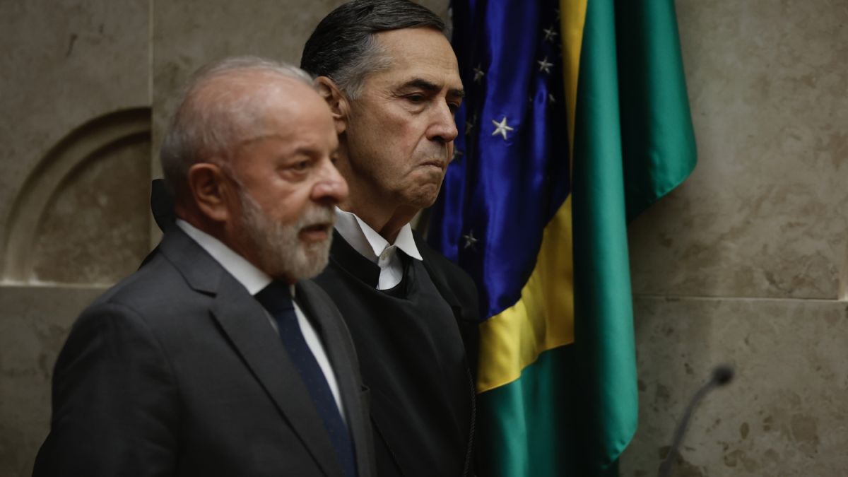 Lula ouve Gilmar Mendes, Moraes, Dino e Zanin para definir novo ministro do STF