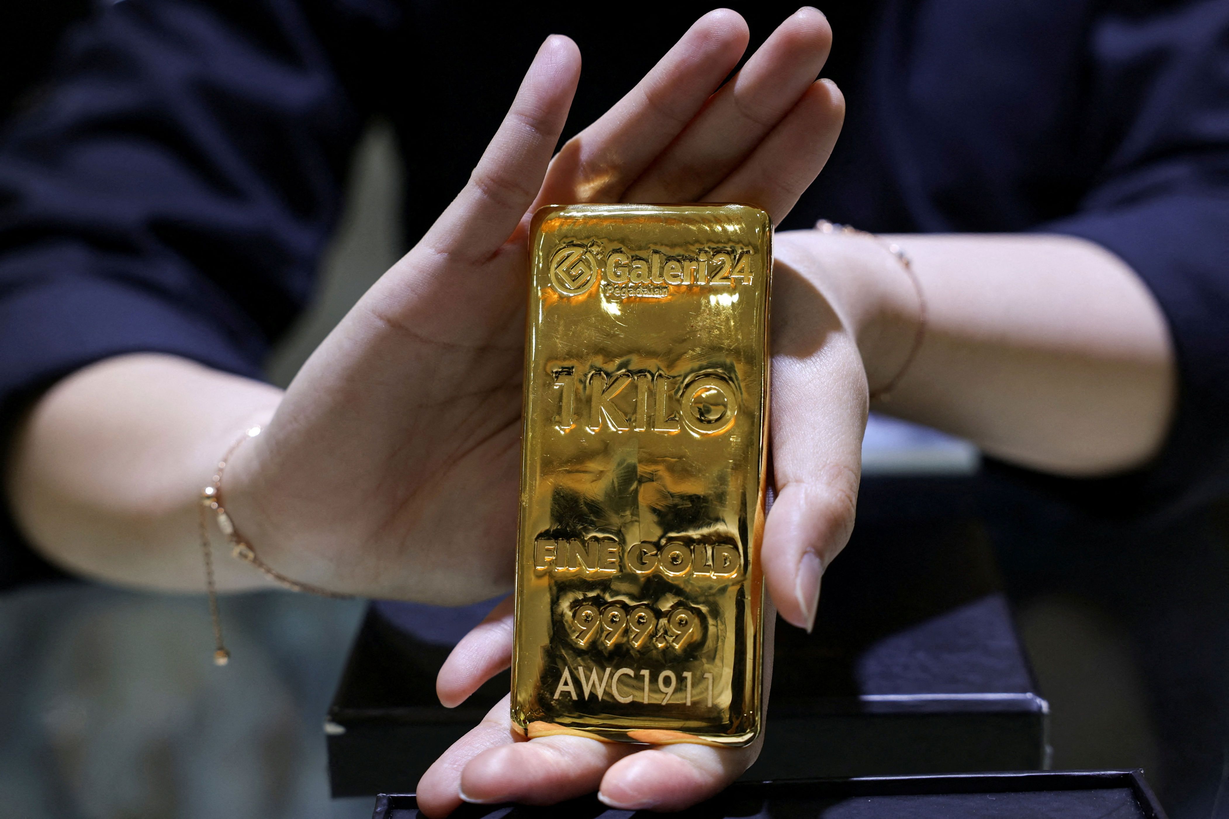 Gold hits new record amid US-China trade war and Fed rate cut bets