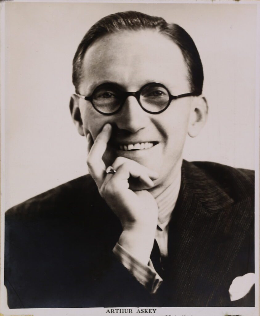Comedian Arthur Askey’s lifetime of showbiz memorabilia set to make £ ...