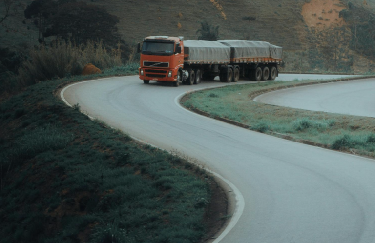 Ilustrasi truk (Pexels/Enzo Varsi)