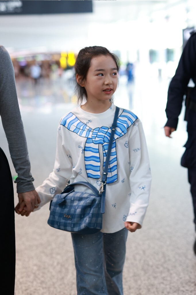 小酒窝高舒乔251002上海到达
