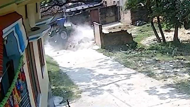 Video: Speeding Tractor Crashes Into Boundary Wall In UP's Mau; Driver ...
