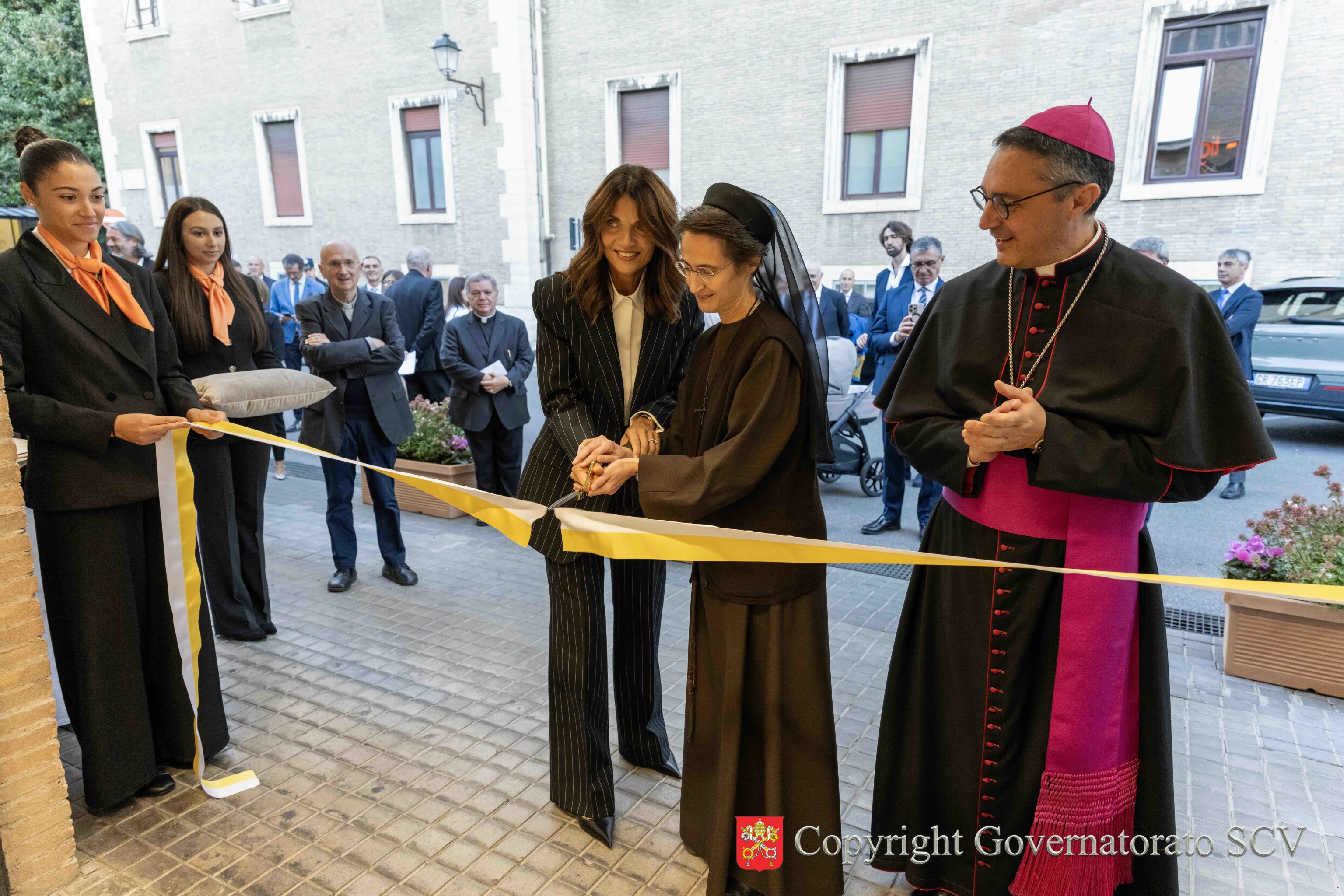 apre-il-supermercato-tigre-annona-nella-citt-del-vaticano