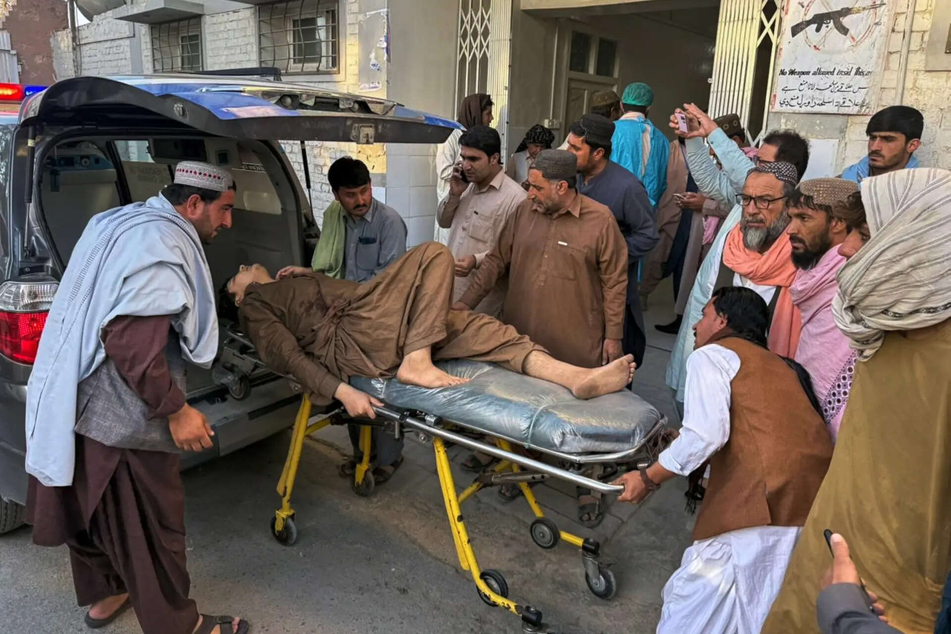 Pakistan army kills over 40 Afghan Taliban attackers in border clashes