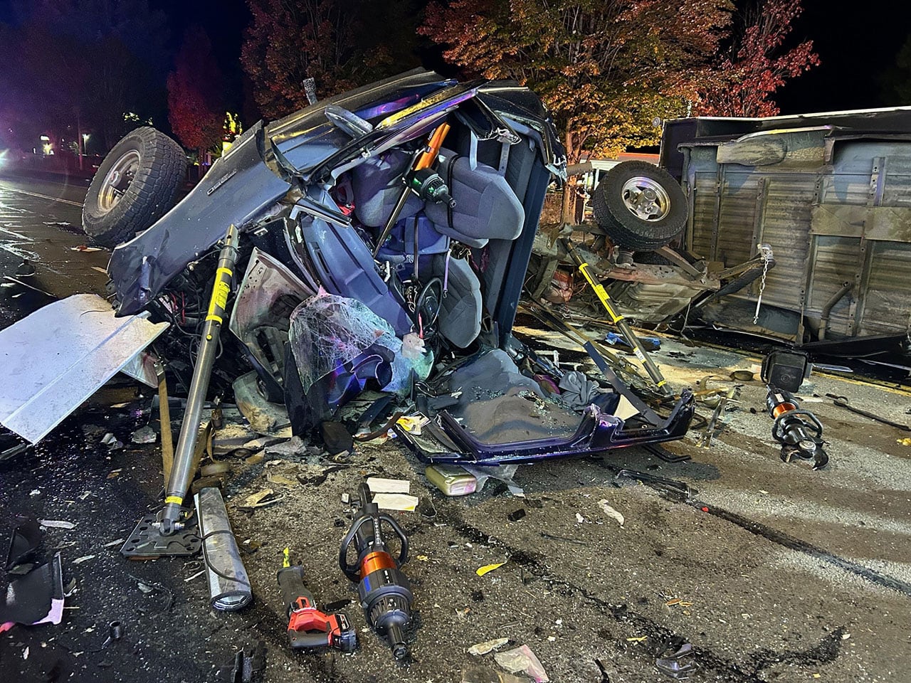 3 seriously hurt, dog rescued after crash involving semitruck in Salem