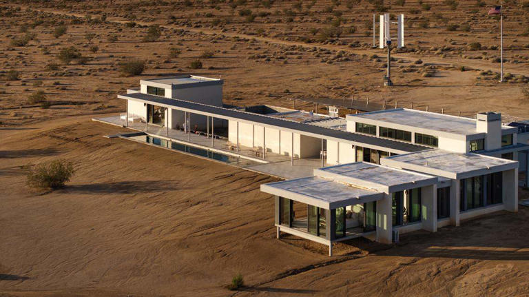 Stunning Private Off Grid Estates With Pool image