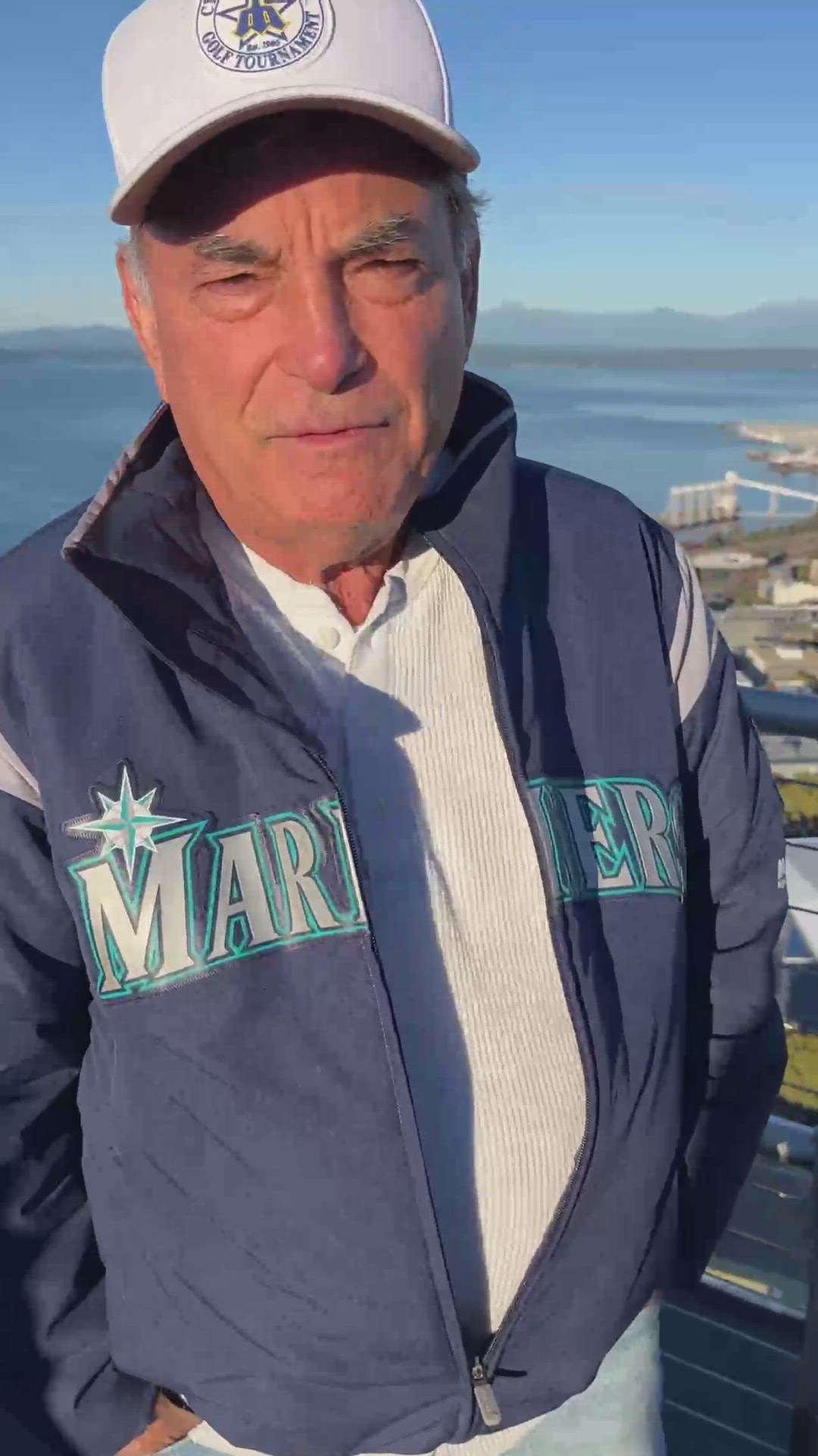 Rick Rizzs raising the Mariners flag