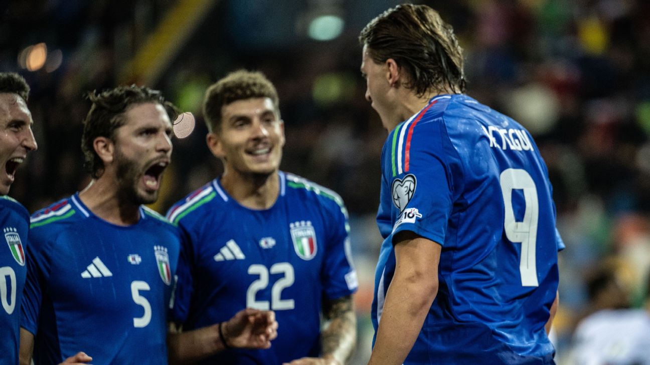 Italy shrug off stress, close in on first World Cup since 2014