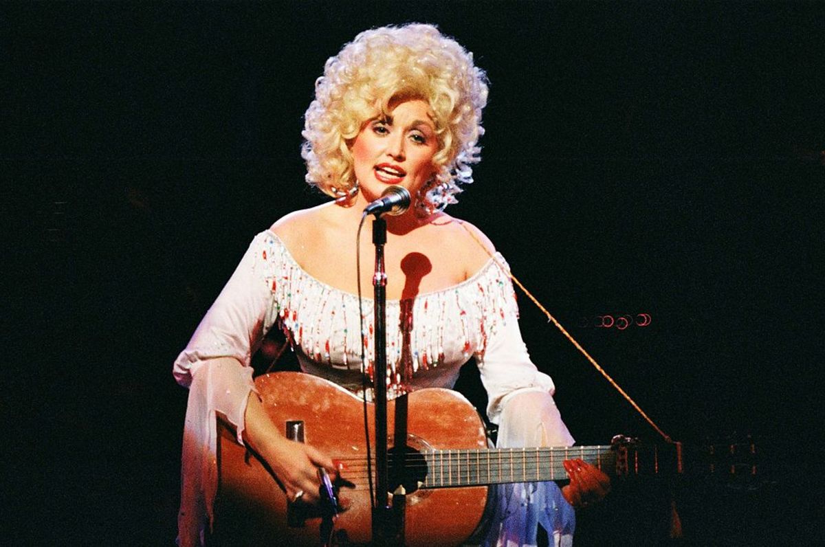 Country Legend Dolly Parton Stuns In ‘Iconic’ Moment To Celebrate 52