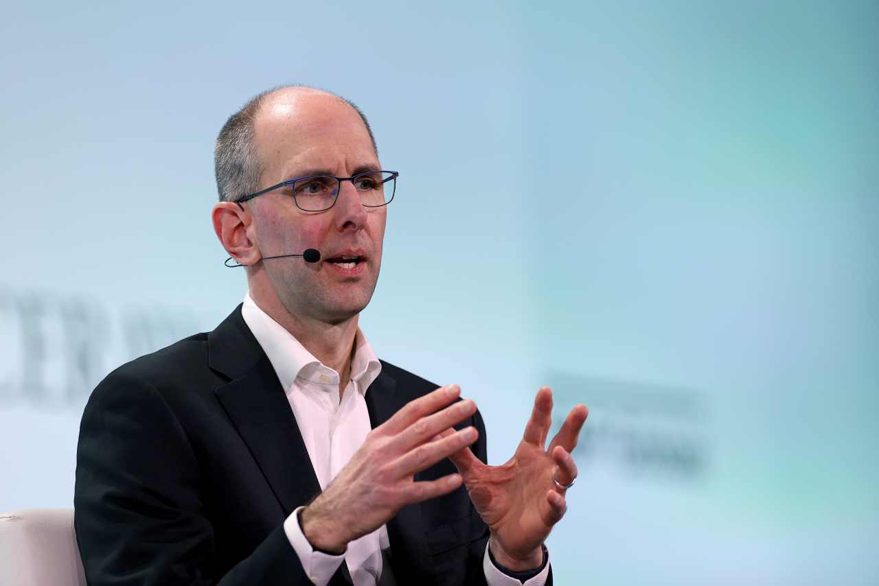 Microsoft’s Head of Cloud Predicts an ‘Explosion’ of AI Use. How Agents ...