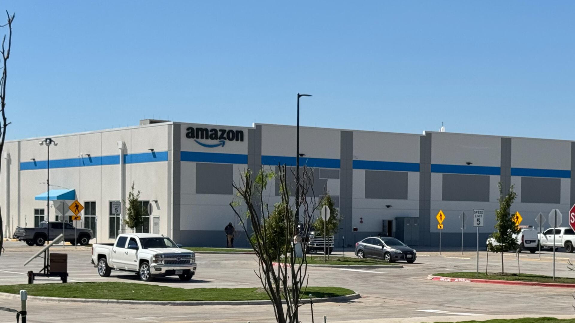 New Amazon delivery station to begin operating in Robinson, Texas