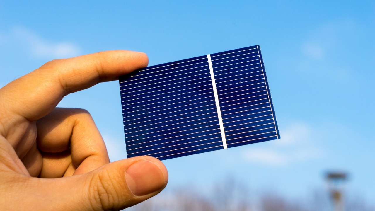 New solar cell keeps 95% power after 200 test cycles