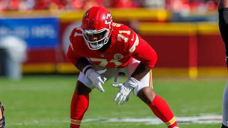 Report: Andy Reid and Patrick Mahomes told Josh Simmons to leave a team ...