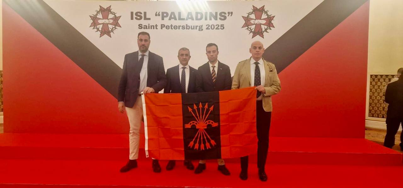 Foto ricordo della delegazione della Falange Española de las JONS