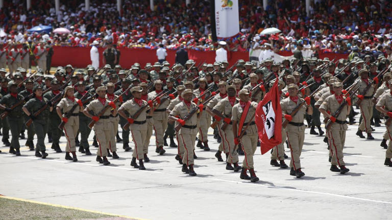 Maduro, sob ameaça da CIA, denuncia "império nazi"