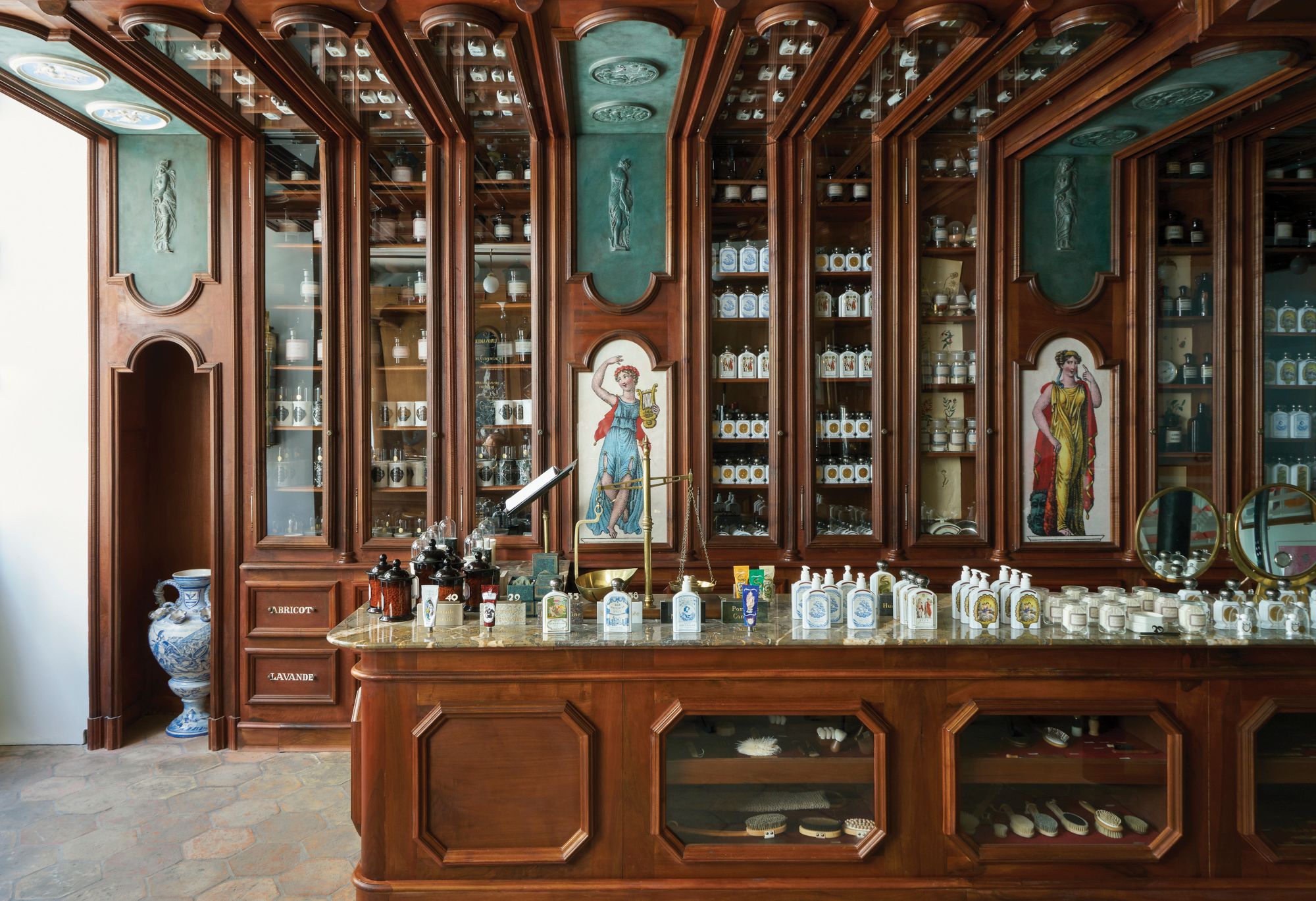 Where to Go Shopping in Paris for Vintage Fashion, Luxury Goods, and ...
