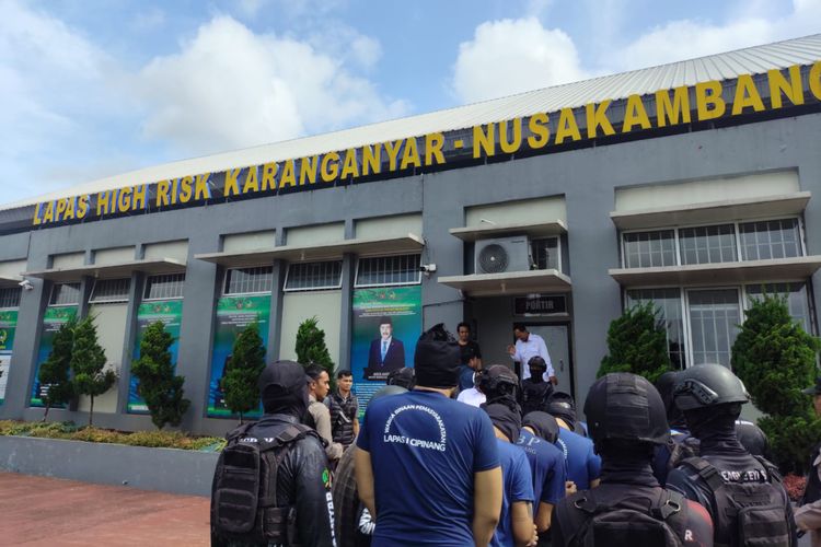 Ammar Zoni Diambang Hukuman Mati, Ustadz Derry Minta Bantuan Hotman Paris