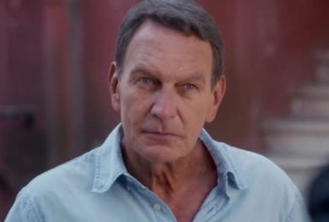 Per Roberto si apriranno finalmente le porte del carcere (Foto Facebook @Un posto al sole Rai) – tvblog.it