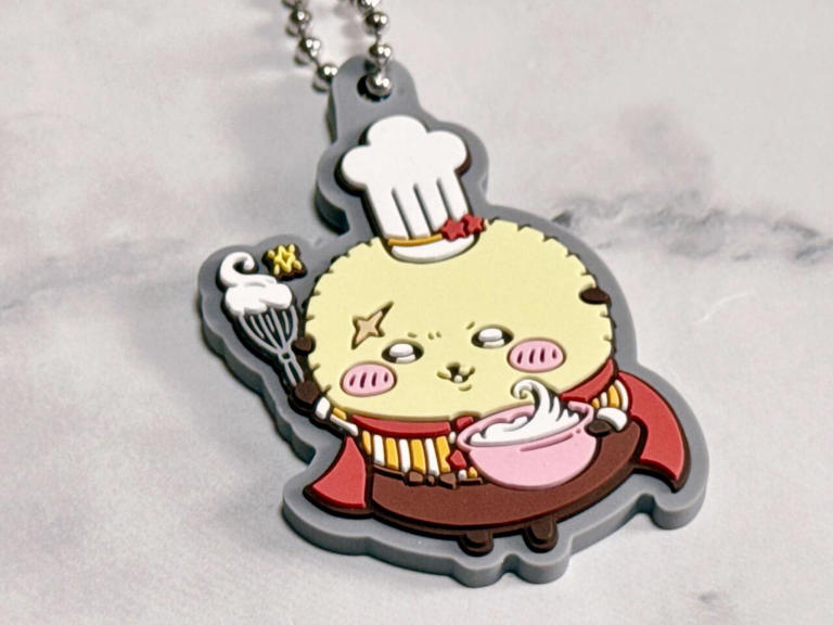 ココス×ちいかわ】ポーチ＆キーホルダーが可愛すぎ！限定コラボグッズ