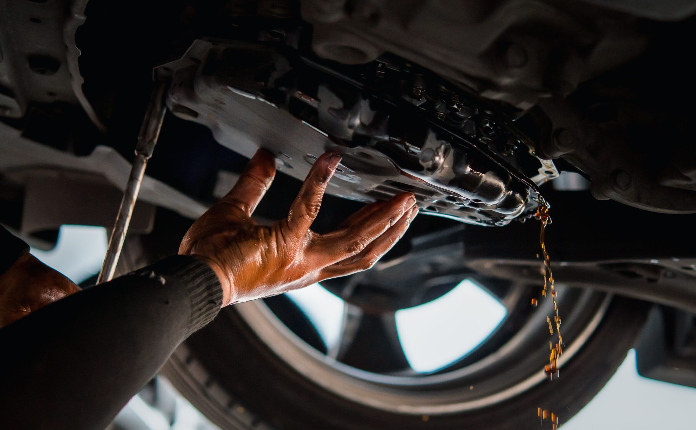 Oli Transmisi CVT Mobil Menetes Dikolong? Ternyata Ini Penyebabnya