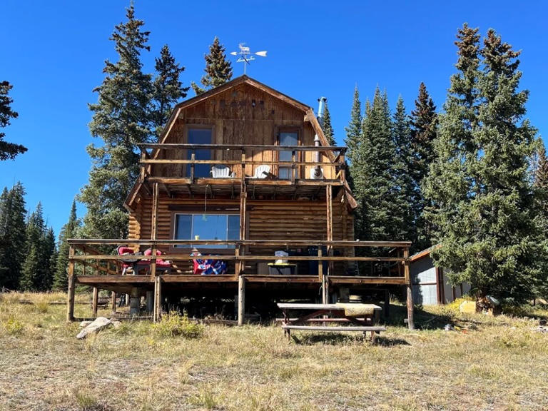 View of Off-grid homeowner shares dreamy pictures of mountainside sanctuary ...