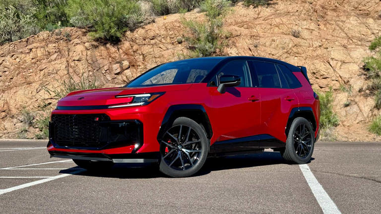 The 2026 Hyundai Tucson PHEV beats Toyota’s RAV4 on price, but does it ...