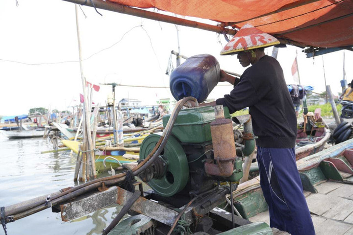 BBM Subsidi Lebih Tepat Sasaran Berkat Surkom, Nelayan Rasakan Manfaatnya 1 AA1P11Tj