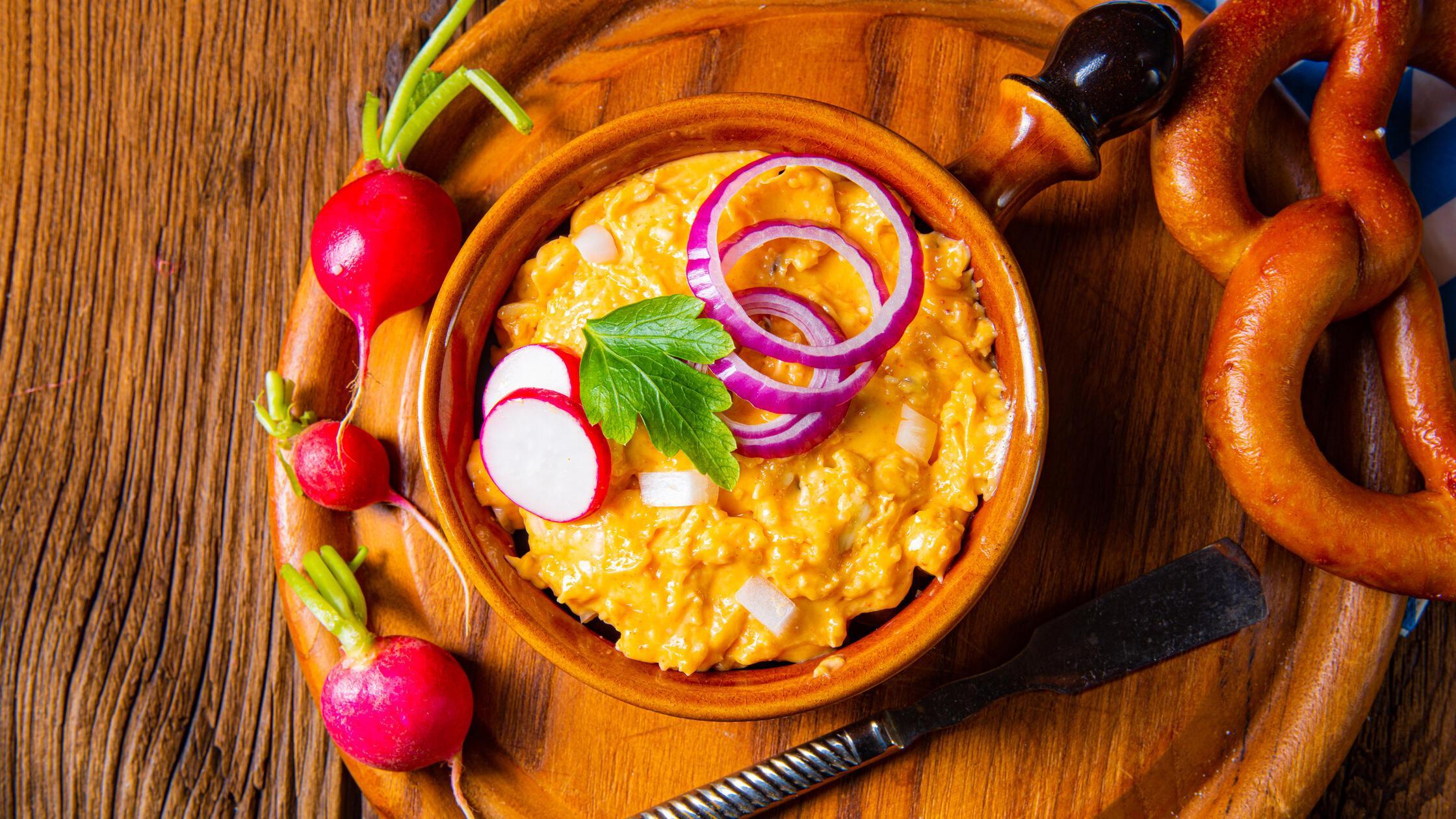 Ein bayerischer Klassiker: Das schnellste Rezept für Obazda