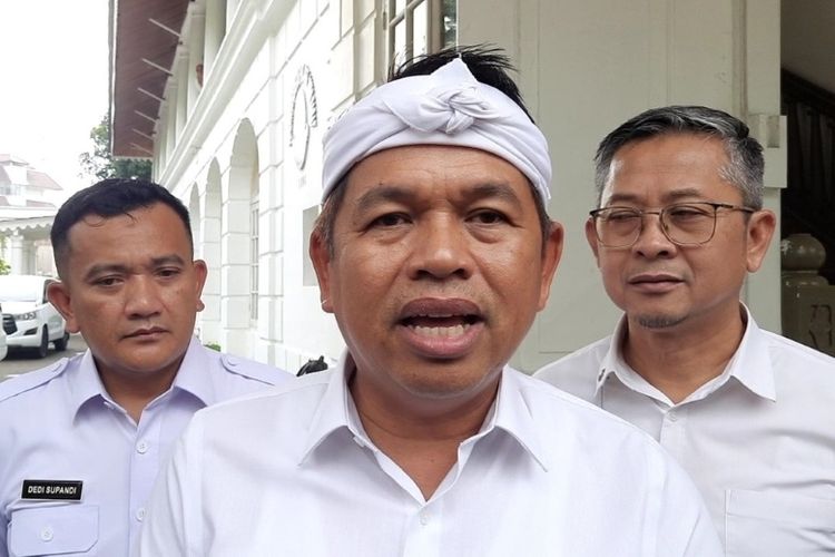 Dedi Mulyadi Larang Pengaspalan Jalan Malam: Kualitas Buruk dan Risiko Volume Berkurang