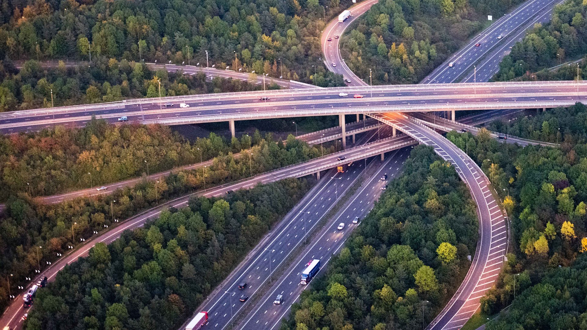 Is it Better to Drive on the Left or the Right Side of the Road?