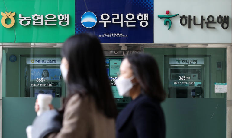 Primary Banks Hike Deposit Rates, Secondary Hold, Gap Shrinks to 0.1%