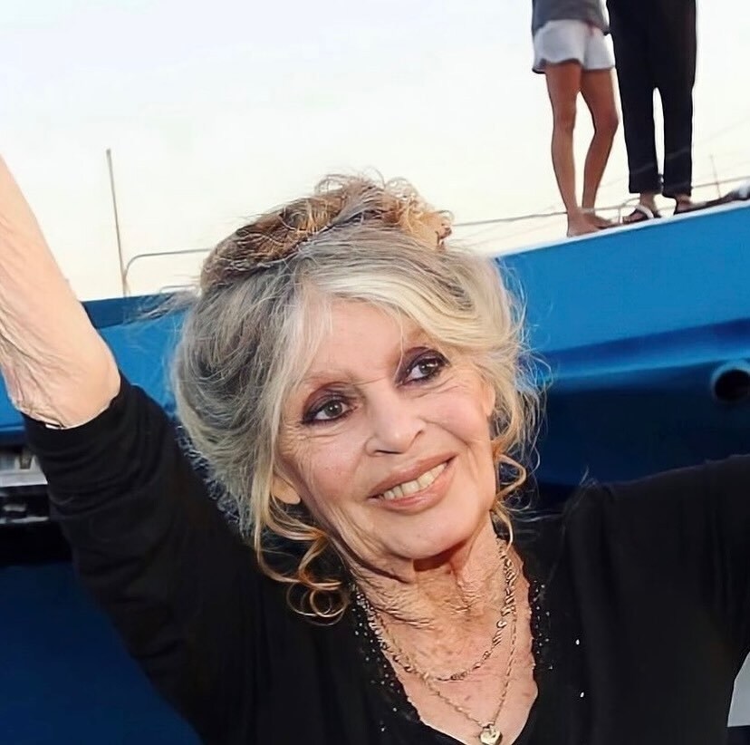Brigitte Bardot shuts down rumours of her death(00)