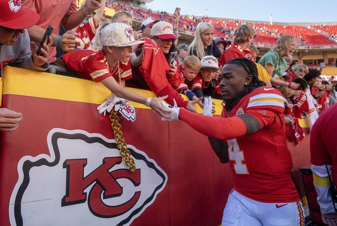 Rashee Rice is giving away the jacket he wears to Monday's Chiefs game