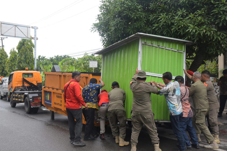 PKL di Jalan Diponegoro Ditertibkan, Akan Direlokasi ke Jalan Sutomo
