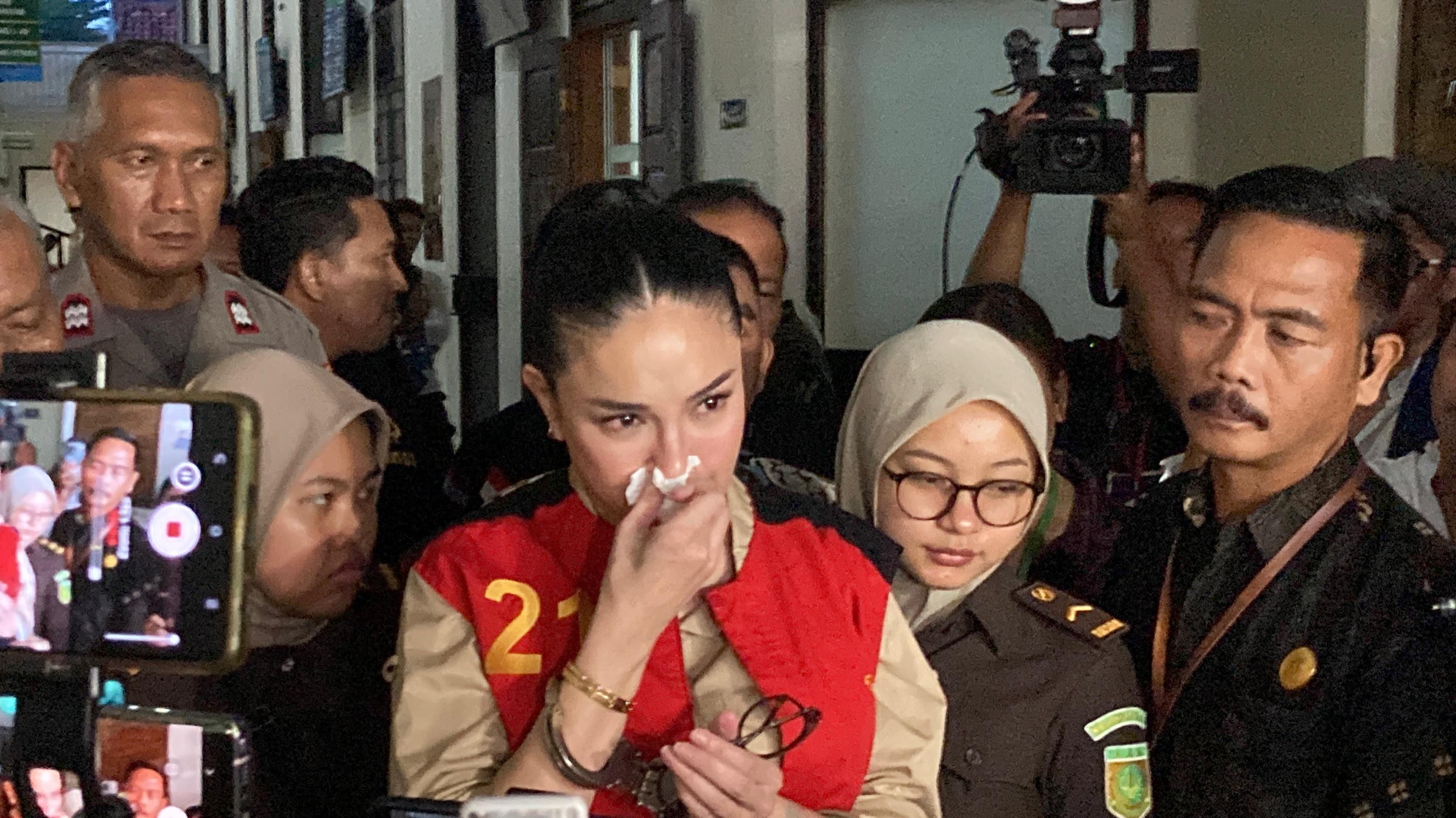 Hukuman Nikita Mirzani Diperberat Jadi 6 Tahun, Pemerasan dan TPPU Terbukti!