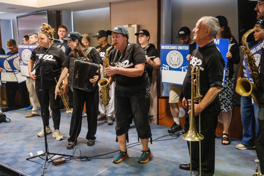 Broadway musicians reach tentative agreement with theater owners ...