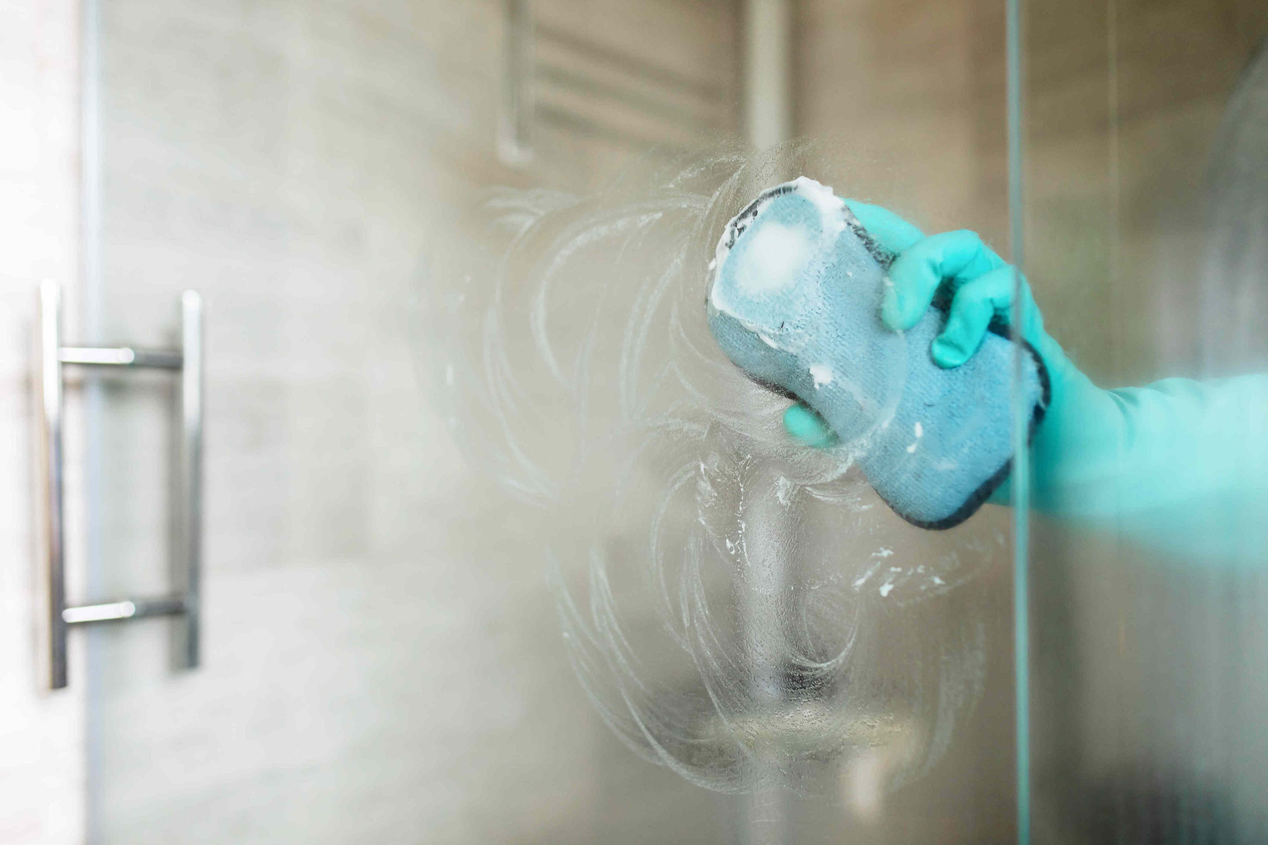 We Asked a Cleaning Pro How to Get Rid of Soap Scum Without Scrubbing All Day—And It Actually Works