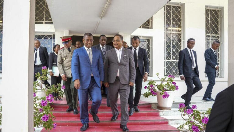 Madagascar reporte les concours de recrutement de la fonction publique pour les assainir