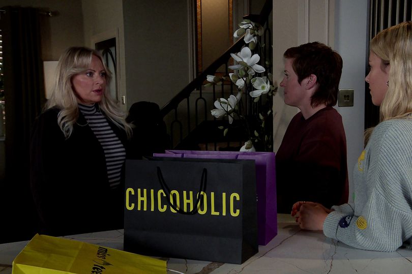 Lisa confronted Becky and Betsy