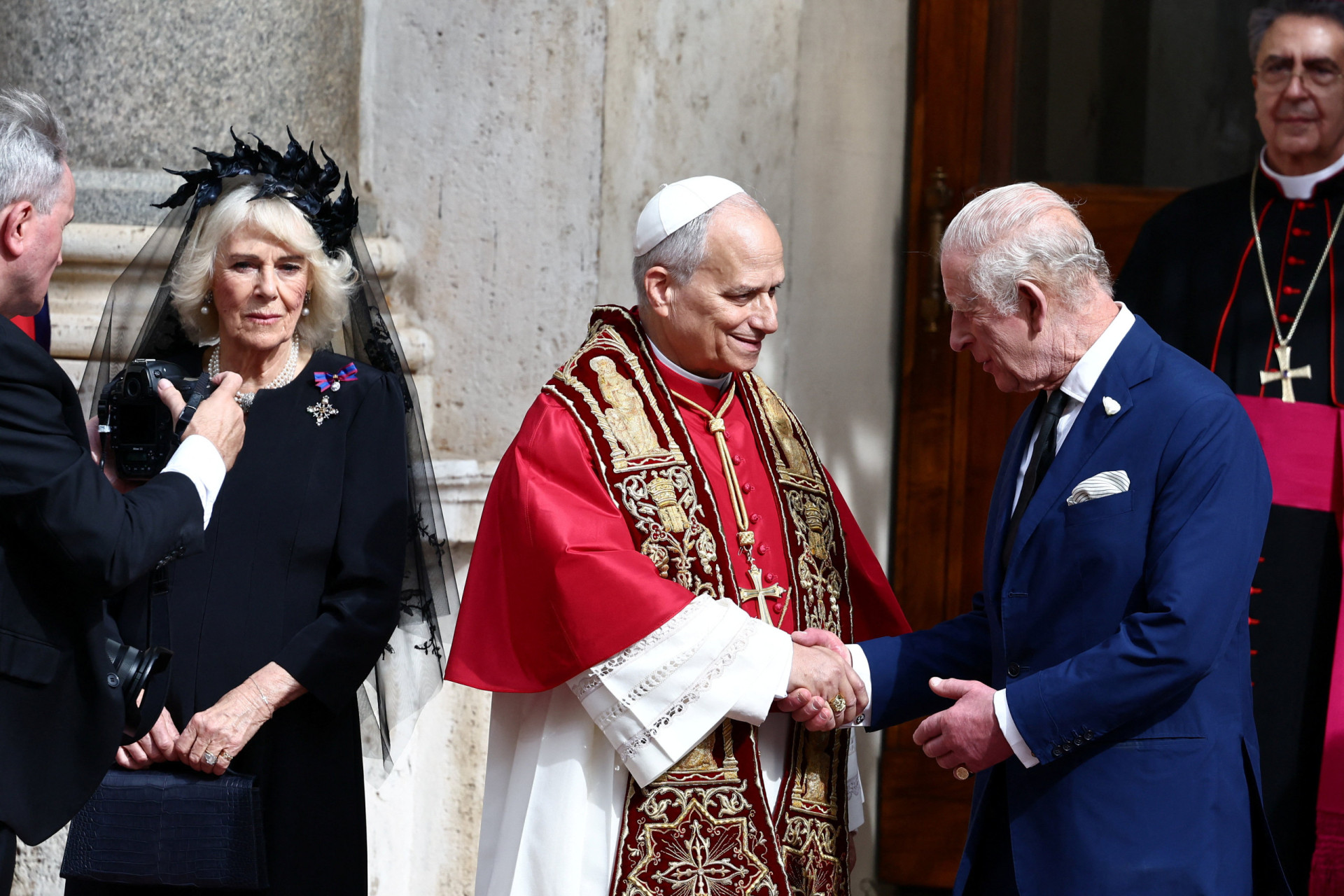 King Charles and Pope Leo make history with joint prayer at the Vatican