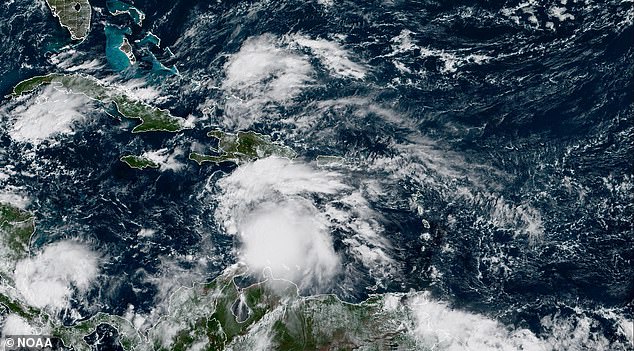 Hurricane hunters scramble to Caribbean as 'Storm Melissa' hits 100% ...