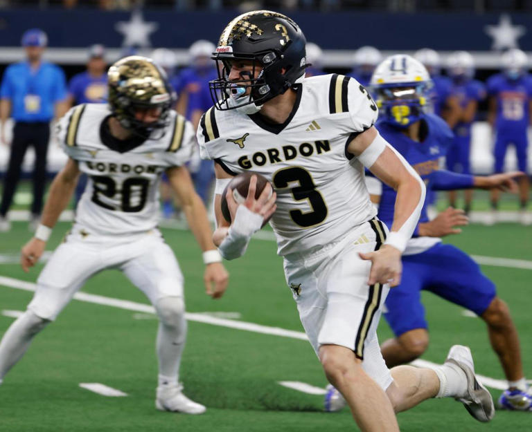 The best six-man football team in Texas is now beating 11-man teams, too