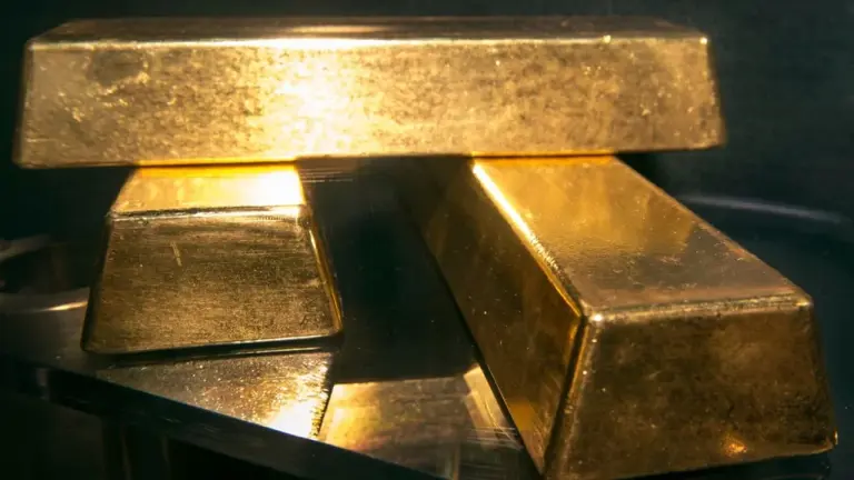 Ante expectativas de recorte en la Fed, el oro sube con fuerza