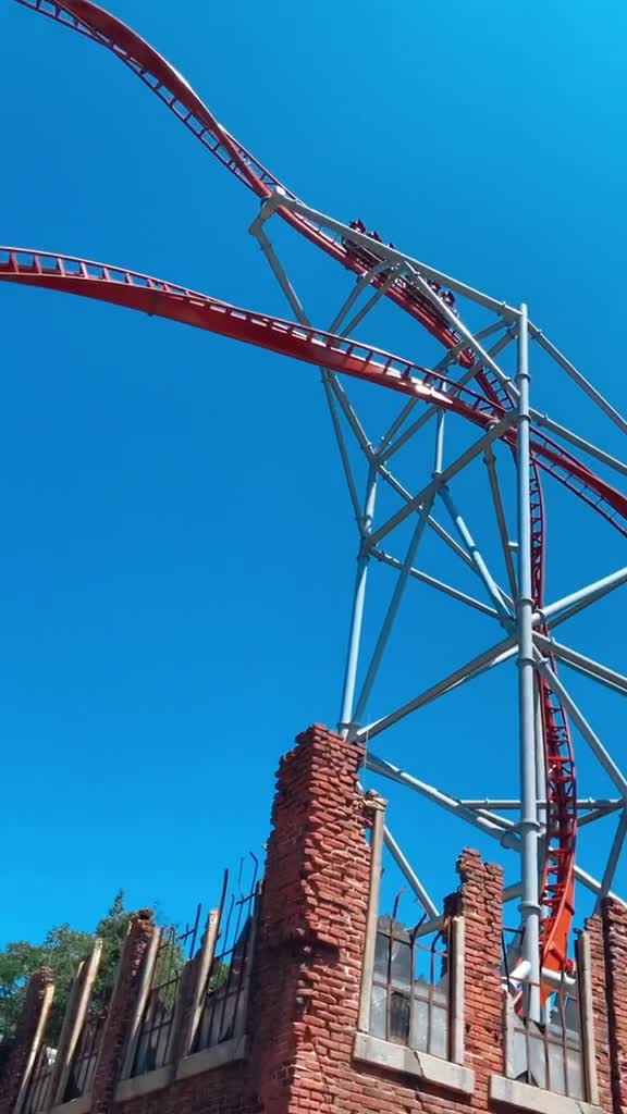 Watch This Rollercoaster’s Wildest Drop at Sky Scream!