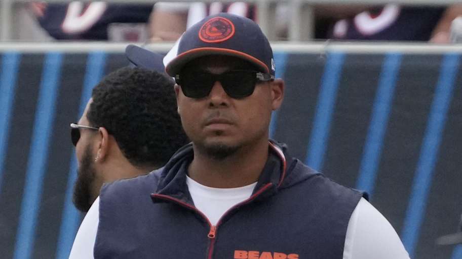 Bears linked to former first-round edge rusher as NFL trade deadline nears