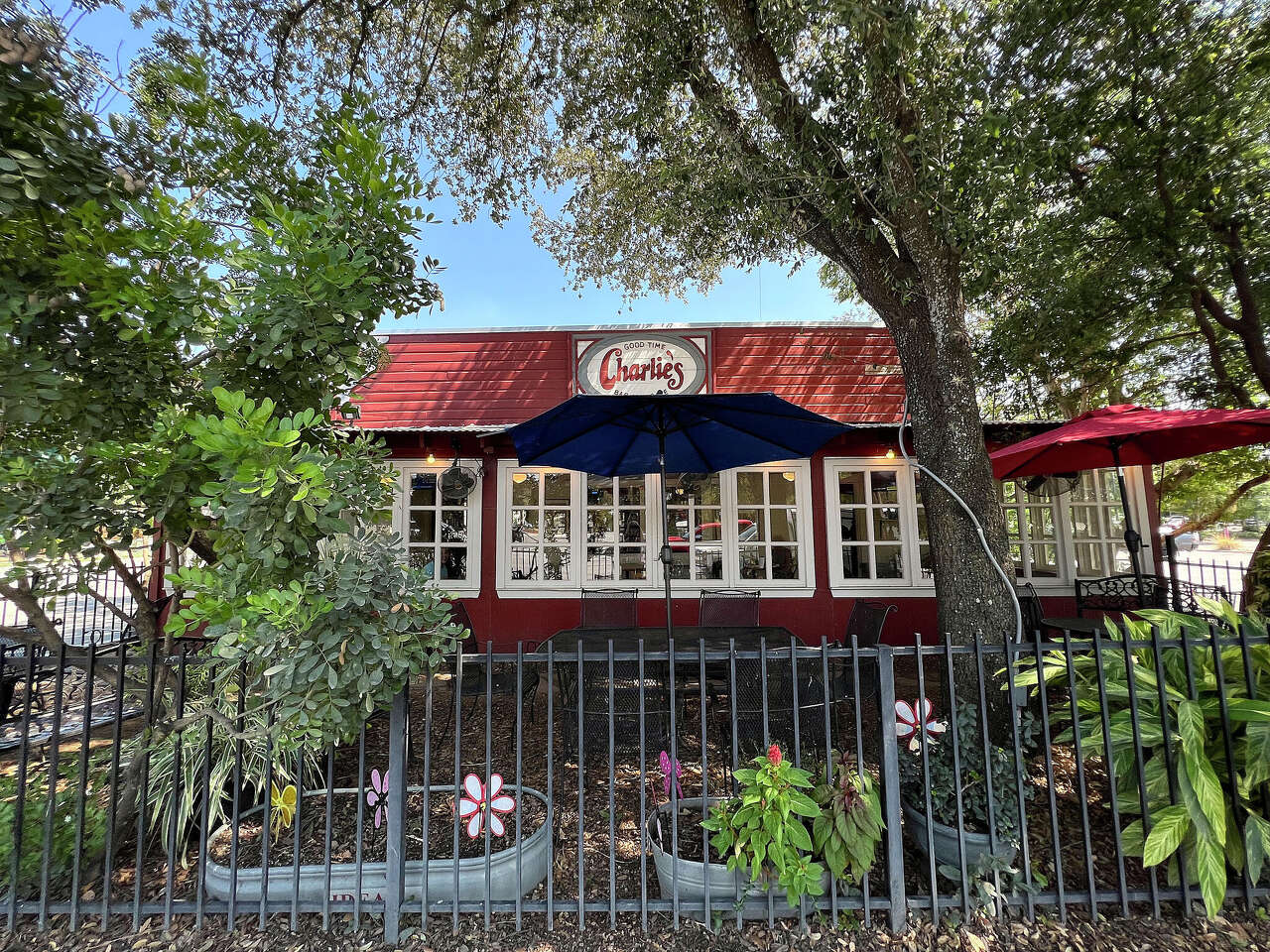 Good Time Charlie's says goodbye as DoSeum moves into iconic Broadway spot